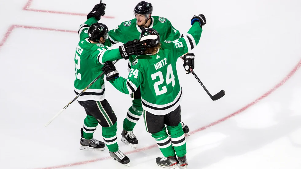 Dallas-spelarna firar mot Colorado.