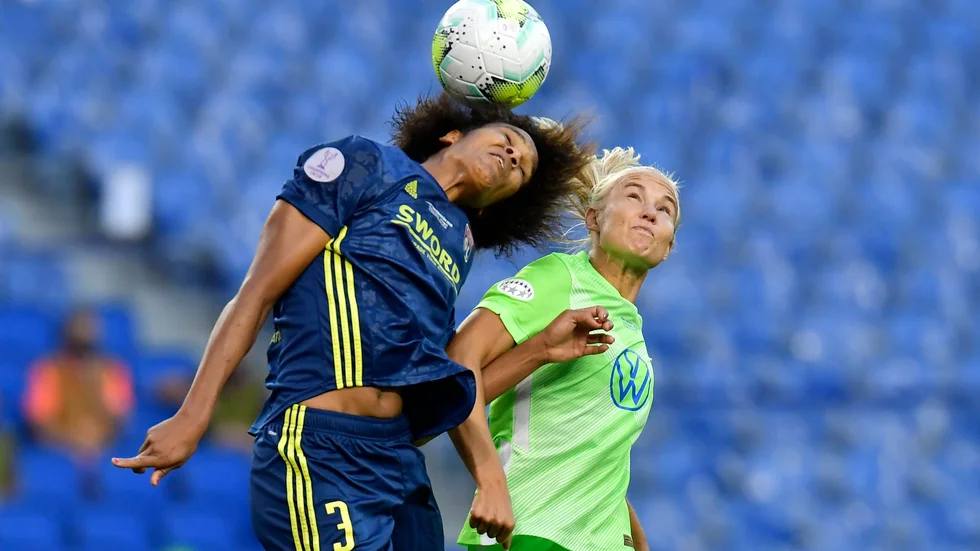Pernille Harder i nickduell.