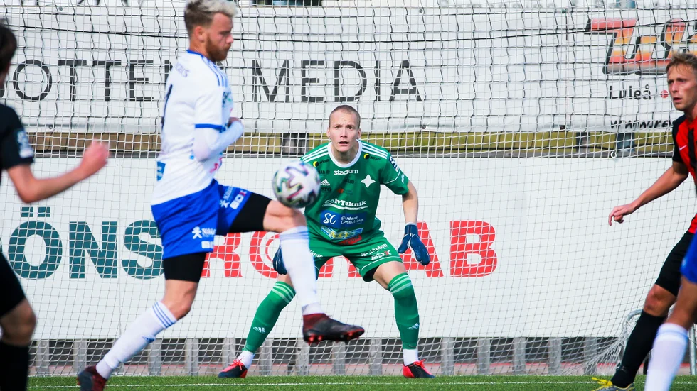 Tomas Adell höll nollan när IFK Luleå och Brommapojkarna delade på poängen.