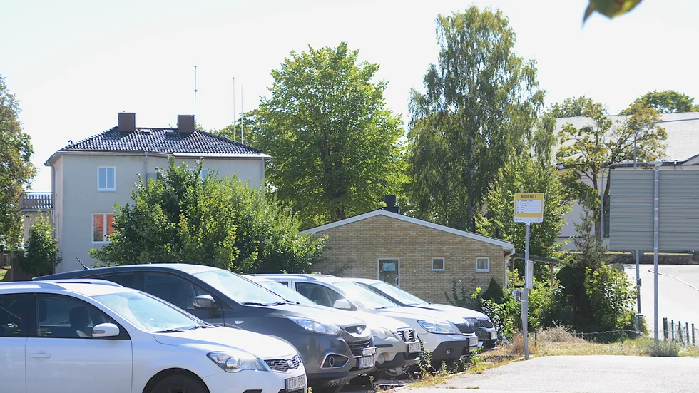 Kommunstyrelsen ställer sig bakom Vimarhems planer på 32 nya lägeheter på tomten Uven i centrala Vimmerby. Man vill dock att Bevara Vimmerby ska yttra sig om byggnadernas yttre stil.
