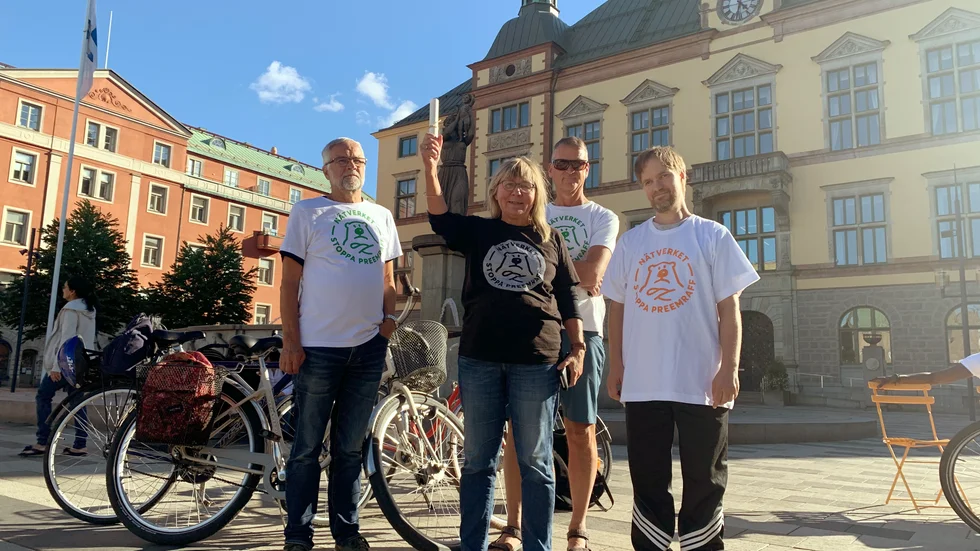 Janne Svensson, Anna Jerdén, Anders Olsson och Petter Lymar cyklade från Kungsör till Fristadstorget.