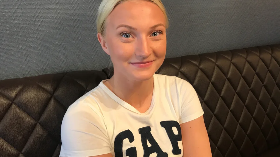 Motalatjejen Frida Elofsson spelade en halvtimme för LFC i helgens första träningsmatch, mot ett pojklag. Målet är att utmana om speltid i allsvenskan.