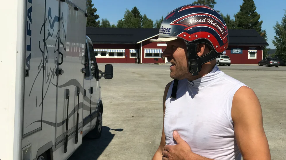 Micael Melander körde tre hästar åt Gabriella Laestander på Umåker. Han vann med Gelato som tog sin första seger i livet i 27:e startren.