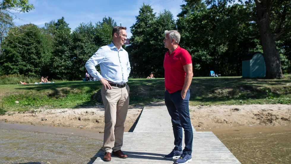 Jerusalemsbadet behövs. Därför har kommunen nu inlett jakt på kanadagäss förklarar Fredrik Feldt och Thomas Martinsson.