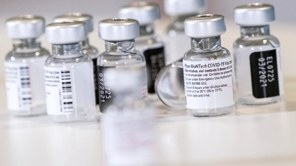 Coronavaccinet från Pfizer och Biontech behöver inte förvaras i minst 60 minusgrader, enligt en studie som först bedöms av USA:s läkemedelsmyndighet. Arkivbild.