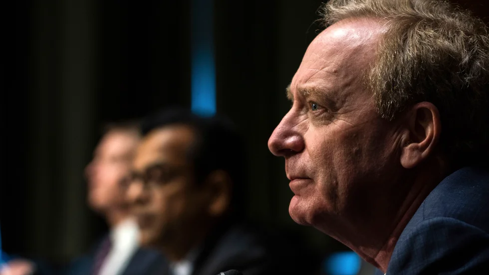 Microsoft ordförande Brad Smith under en utfrågning i USA:s underrättelseutskott.