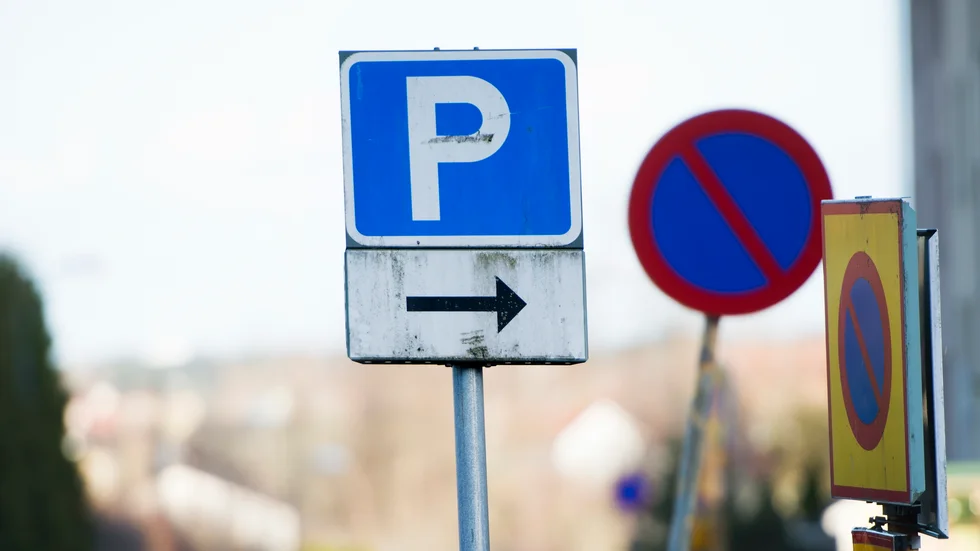 En man som dröjde några minuter med att köpa parkeringsbiljett frias från sin betalningsskyldighet av Svea hovrätt. Arkivbild.