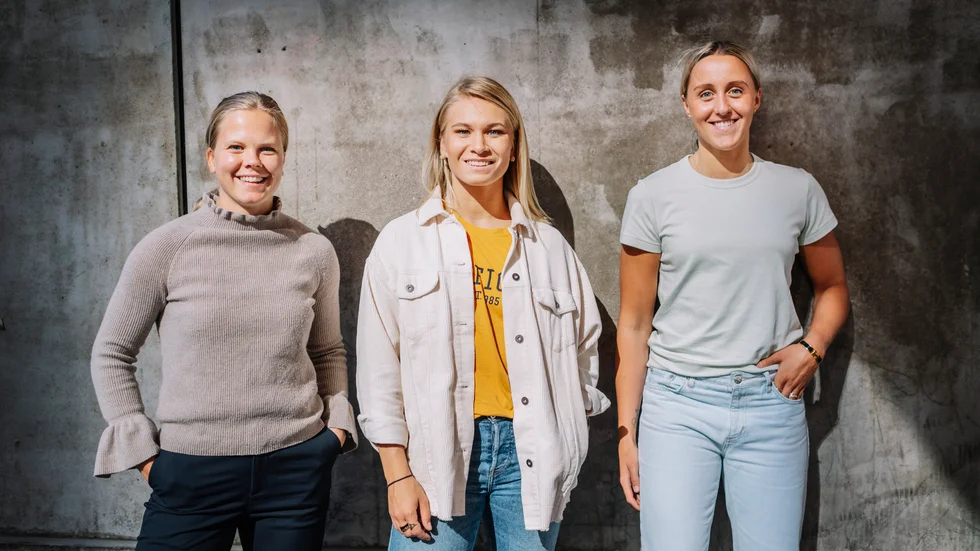 Linnea Hedin, AIK, Ebba Berglund, Luleå, och Hanna Olsson, HV71, är tre av spelarna som är med i projektet "SDHL Coach".