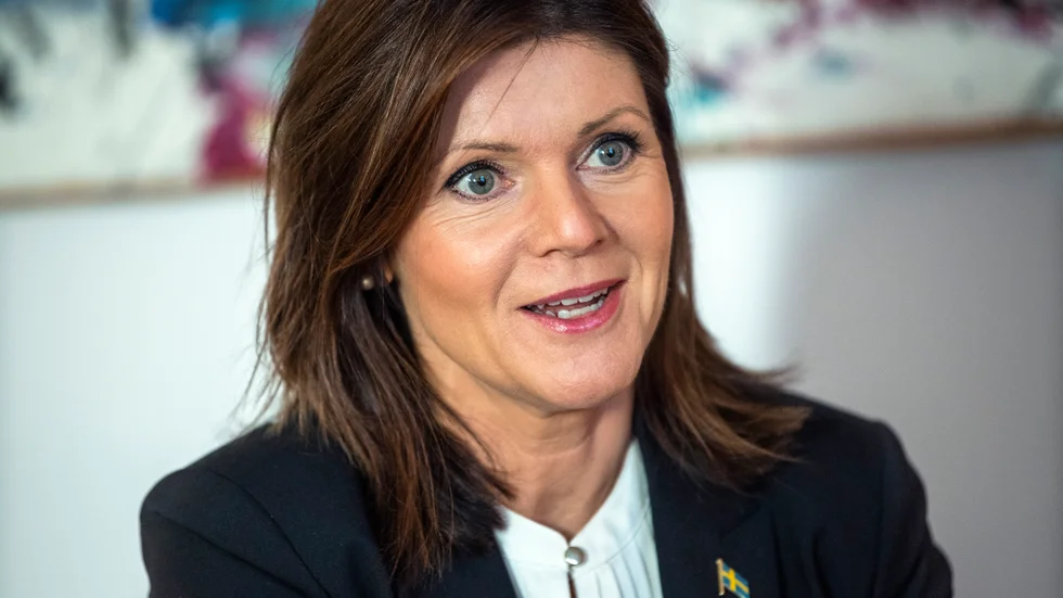 Eva Nordmark, arbetsmarknadsminister (S), vill modernisera arbetsmiljölagen för att hålla jämna steg med gigekonomi och ökat hemarbete. Arkivbild.