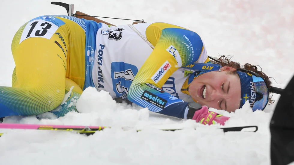 Hanna Öberg mådde inte speciellt bra efter målgång – men spurten gav Sverige en bronsmedalj i mixdedstafetten.