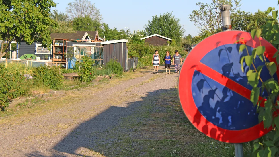 Kolonisterna får inte stanna i Tomteboda. Men diskussionen om vad som ska hända framöver fortsätter.