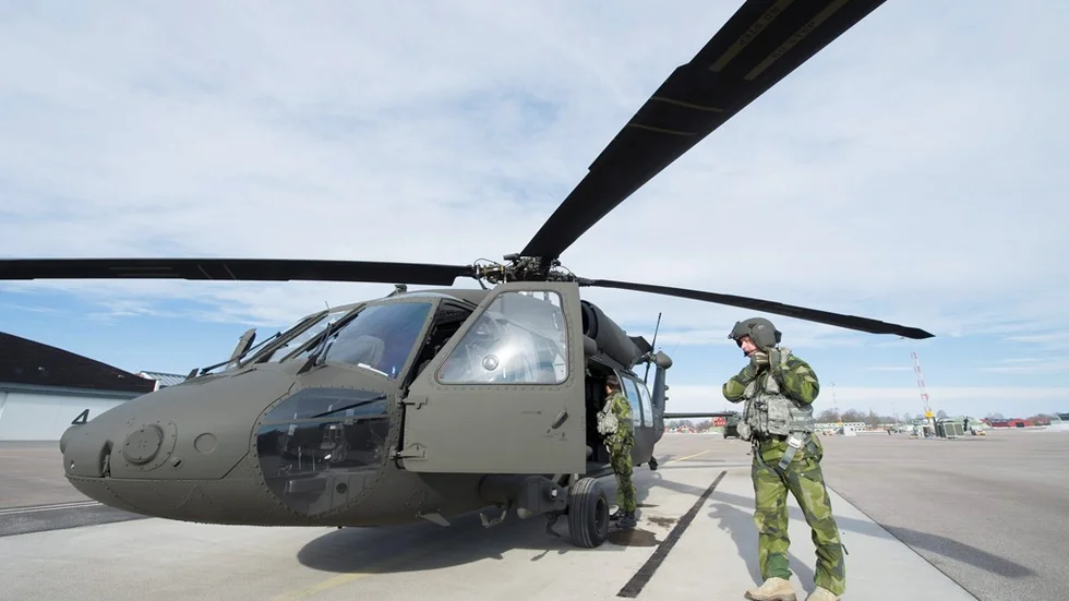 LINKÃÖPING 20130228
Försvaret visar upp sina nya Black Hawk 16 helikopter på flygflottiljen i Linköping. Fyra Black Hawk 16 sänds i dagarna till  Afghanistan för tjänstgöring från första April. Helikoptrarna är ambulansutrustade för att inom en kvart kunna vara i luften för att hämta skadade.
Foto: Fredrik Sandberg / SCANPIX / Kod 10080