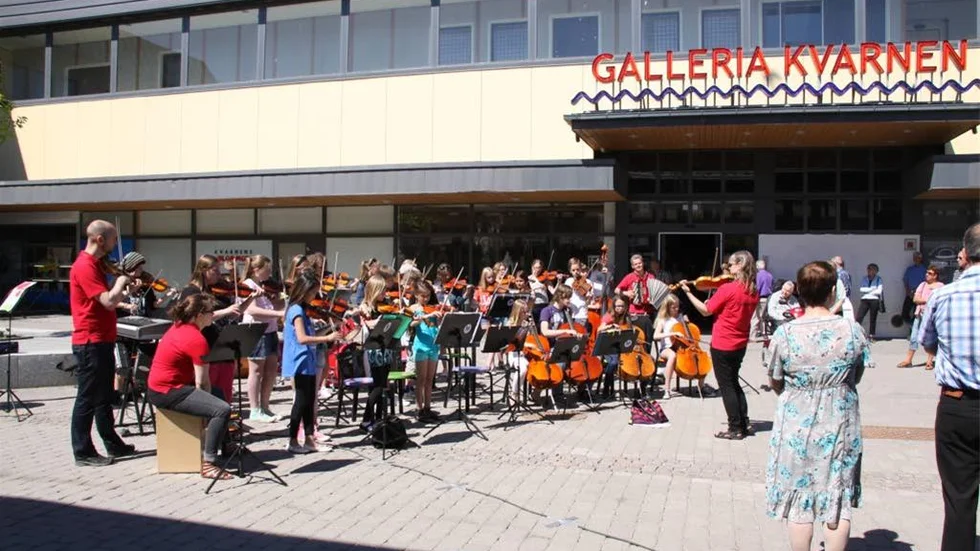 Musik spelades lite här och var i Mjölby.