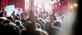 Hela torget dansade i jätteflashmob