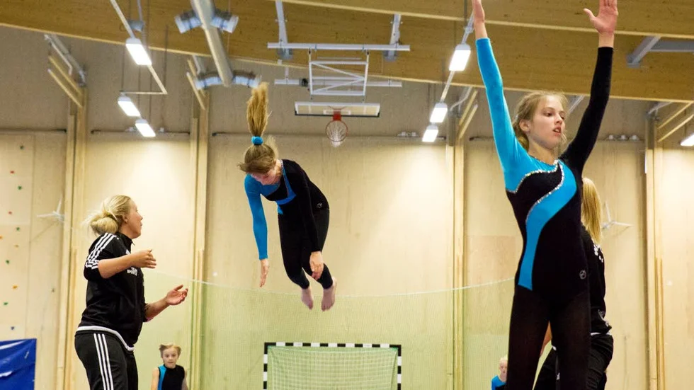 Uppvisning. Gymnaster från Wifolka gymnastikförening bjöd på en fartfylld uppvisning.
