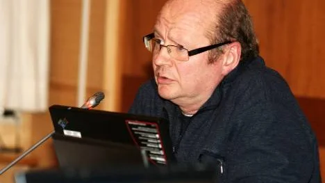 Timo Vilgats (mp) förkastar samarbetsavtalets innehåll. FOTO: Alexander Linder