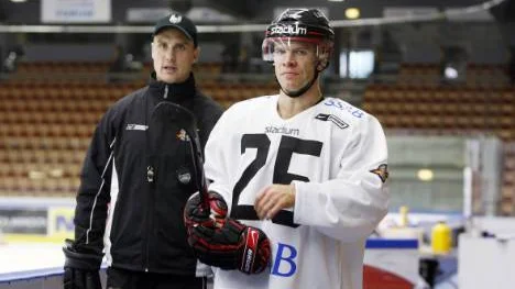 Lubos Bartecko fick en hjärnskakning i matchen mot HV71 i tisdags. och spelade inte mot Timrå. Slovaken blir troligtvis borta ytterligare en vecka.