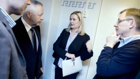 Kammaråklagare Agneta Karlsson yrkade på ett fängelsestraff på mellan sex till åtta år. Här samtalar åklagaren med sin kollega Thor-Bertill Mjörnerud samt polisutredarna Inge Uvemo, till höger, och Lars Öberg.Foto: PÄR BÄCKSTRÖM FOTO: pär bäckström