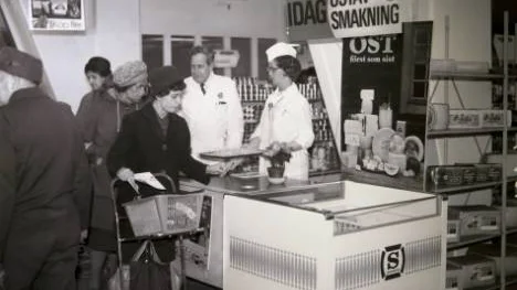 Avsmakning av ost på Tempo i Shopping 1965. FOTO: Rune Espling