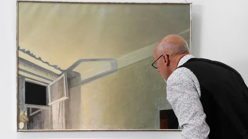 Christer Fällman närstduerar Ola Billgrens "Interiör", 1963, olja på duk.