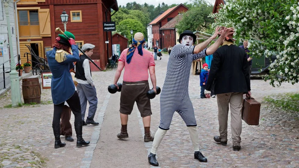 Bawan Ahmad är pantomimartist på Persmässemarknaden.
