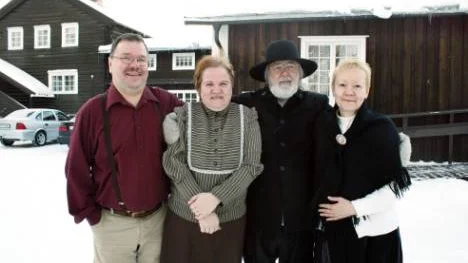 Hjalmar Lundbohmsgården bjöd in till höstfest i ett vintrigt Kiruna 2010. Från vänster: Kenneth Johansson, Anette Mattsson, Rune Malm och Ylva Tuoremaa.