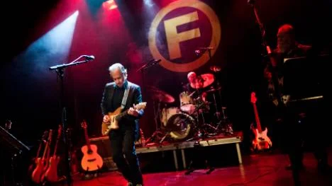 Anders F Rönnblom är ute och spelar med anledning av att den kultförklarade plattan Ramlösa kvarn firar 40 år. FOTO: Simon Eliasson