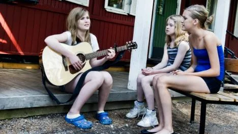 Angelica Larsson, Olivia Harlin och Isabell Osnes kände inte varandra innan de kom till kollot. "Det är det som är roligt, att man får träffa så många nya personer här", säger Isabell Osnes.