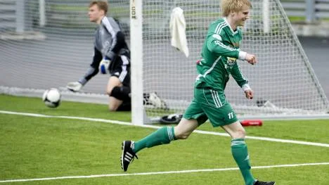 Emil Kauppi blev tvåmålsskytt mot moderklubben Assi och vann matchen åt BBK. "Men jag hoppas Assi hänger kvar", säger han.