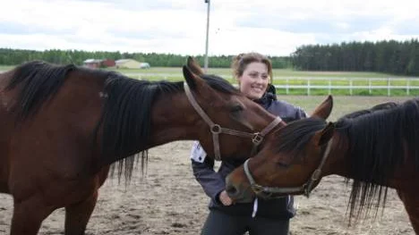 Hanna Olofsson med Skogans Victor och Appel.