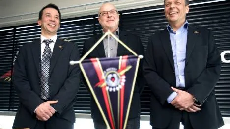 Thor Stöckel, Curt Johansson och Peter Jidström - tre nöjda Luleå Hockey-pampar.