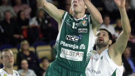 Christopher Ryan har gjort sina sista poäng i Pontushallen - åtminstone för den här gången. Talangen är klar för franska Chalon. foto: kurt engström