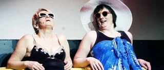 Krutgummor, sex och löständer - vitsen med Kottarnas revy
