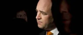 "Gå och sov, politiker"