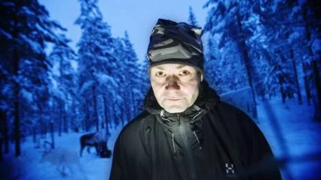 "Naturvårdsverket sade till oss att de skulle vidta åtgärder om vargen ställde till med      för mycket oreda. Vi har haft bra kontakt med dem och det bidrar till en större acceptans mot vargen", säger Mikael Kuhmunen, Sirges sameby.rFOTO: Maria Ekman