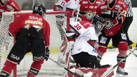Nej, det ville sig inte alls för Luleå i den andra kvartsfinalen mot Modo. Hur mycket än Joakim Högberg och Jonas Berglund försökte gick det inte att överlista Modos målvakt Niklas Svedberg. Nu väntar en tredje och avgörande match redan i eftermiddag.