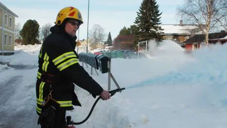 Ulf Klockare konstaterar vid den misstänkta branden i tisdags att räddningstjänsten från Torneå dröjde. Anledningen var fel adress.