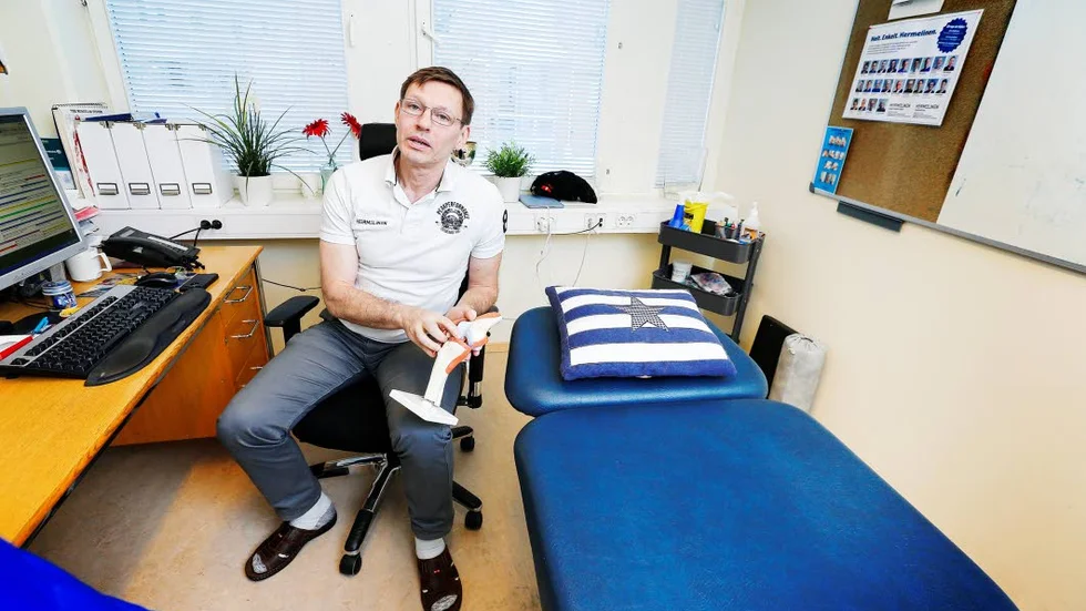 På jobbet. Sjukgymnasten Lars Lundgren jobbar på Hermelinen och har en stor erfarenhet av knäskador.