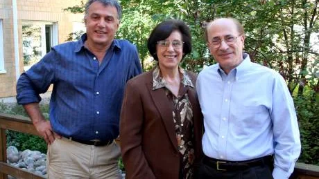Forskarna vill hitta en förebyggande metod mot bröstcancer och tar Norrbotten till hjälp. Fr v Paolo Toniolo, New York University School, Irma Russo och Jose Russo från Fox chase cancer center i Philadelphia.
