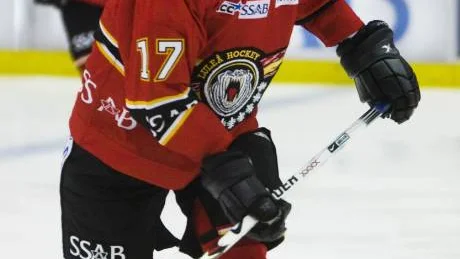 Förra veckan avled Marko Mäkinens mamman - i dag talar Luleås finske forward ut om den tunga tiden.Foto: Carl Brännström