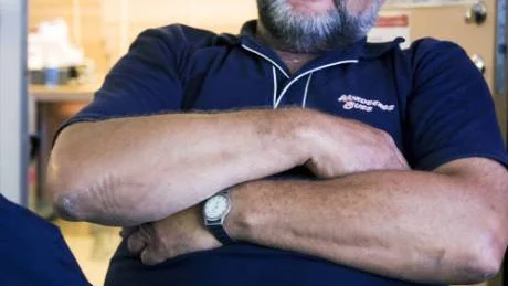 Busschauffören Stig Sjölund, Piteå, är definitivt inte nöjd med det nya avtalet. "Med tanke på vår arbetssituation är lönen alldeles för dålig", säger han.FOTO: Carl Brännström