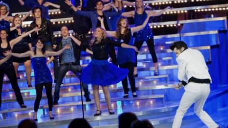 Team Brolles ösiga versioner av "Think" och "Suspicious minds" imponerade tack vare snygg koreografi och duktiga solister.
