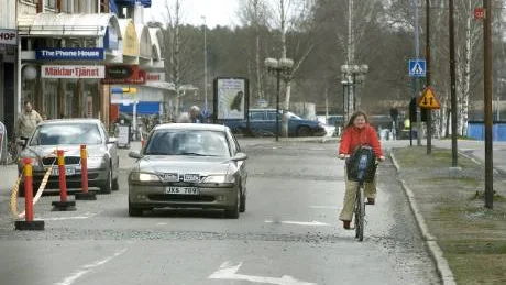Storgatan byggs om under sommaren. Den 10 september är det tänkt att Storgatan mellan Kungsgatan och Hermelinsgatan ska vara ombyggd. Refugen i mitten försvinner och trottoarerna blir bredare.Foto: KURT ENGSTRÖM