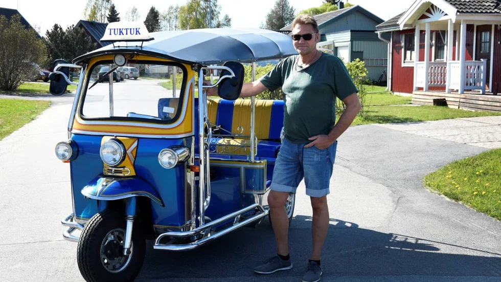 STOLT. Ola Haapalahti med sin tuk tuk.