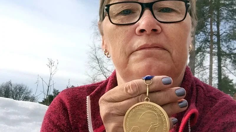 FISKELYCKA. Guld i damlagsklassen och totalsilver med de andra svenska landslagsfiskarna blev det för Marina Sundqvist från Råneå i helgen.