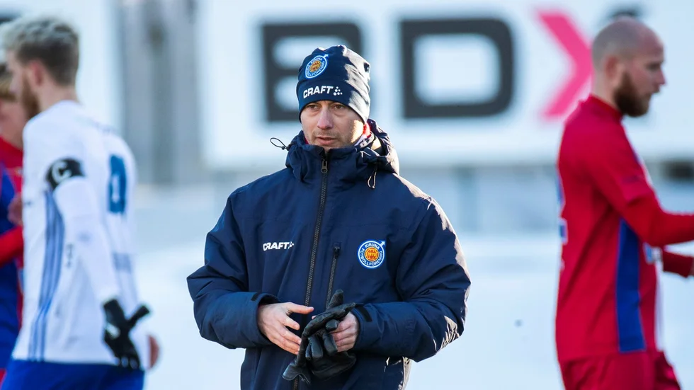 Nye tränaren Guiseppe Cristaldi har fått sparken redan efter fem matcher.