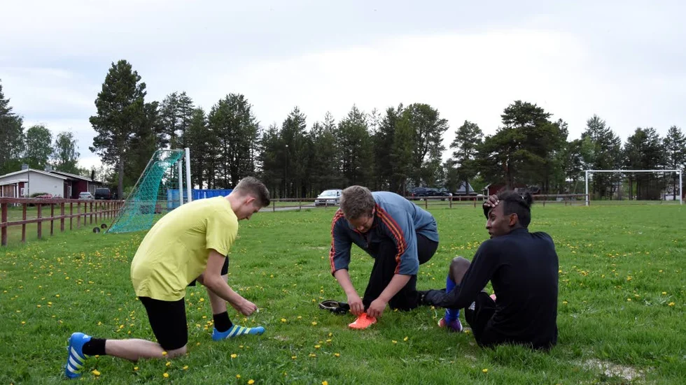 Maskrosplan. Föreningen VSK vill att kommunen ska ta ansvar för underhållet av byns fotbollsplan.
