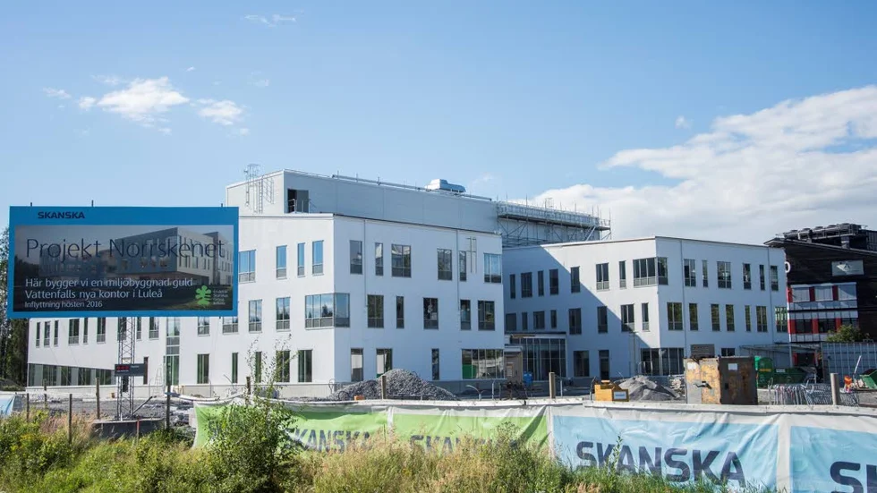 Hotade. Trots att Vattenfalls lokaler i Luleå inte ens är färdigbyggda så ser konsernen nu över verksamheten.?