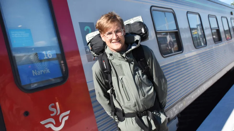 GILLAR NATTÅGEN. Oscar Edström menar bestämt att det vore fel att minska nattågets avgångar. "Om det inte finns bra förbindelser hit upp kommer ingen att komma", säger han.