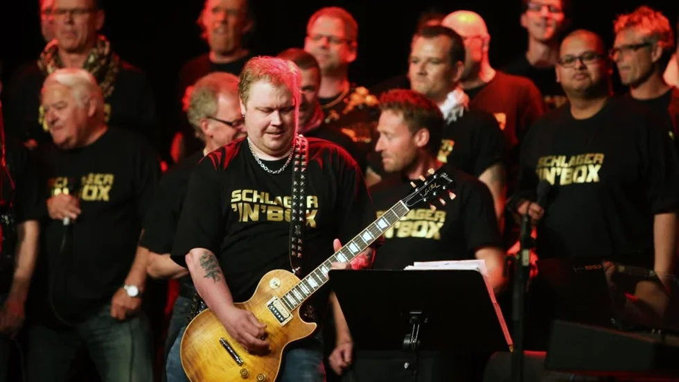 Gärna schlagerhårdrock om Sångarbröderna får bestämma.
Ronny Samuelsson gjorde sitt bästa.